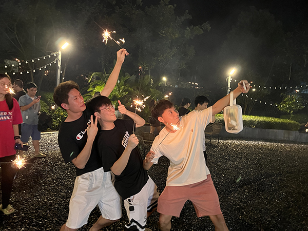 九游（NineGame）娱乐中国之星：一闪一闪亮晶晶，都来争当九游（NineGame）娱乐中国之星（胡文娟）.jpg